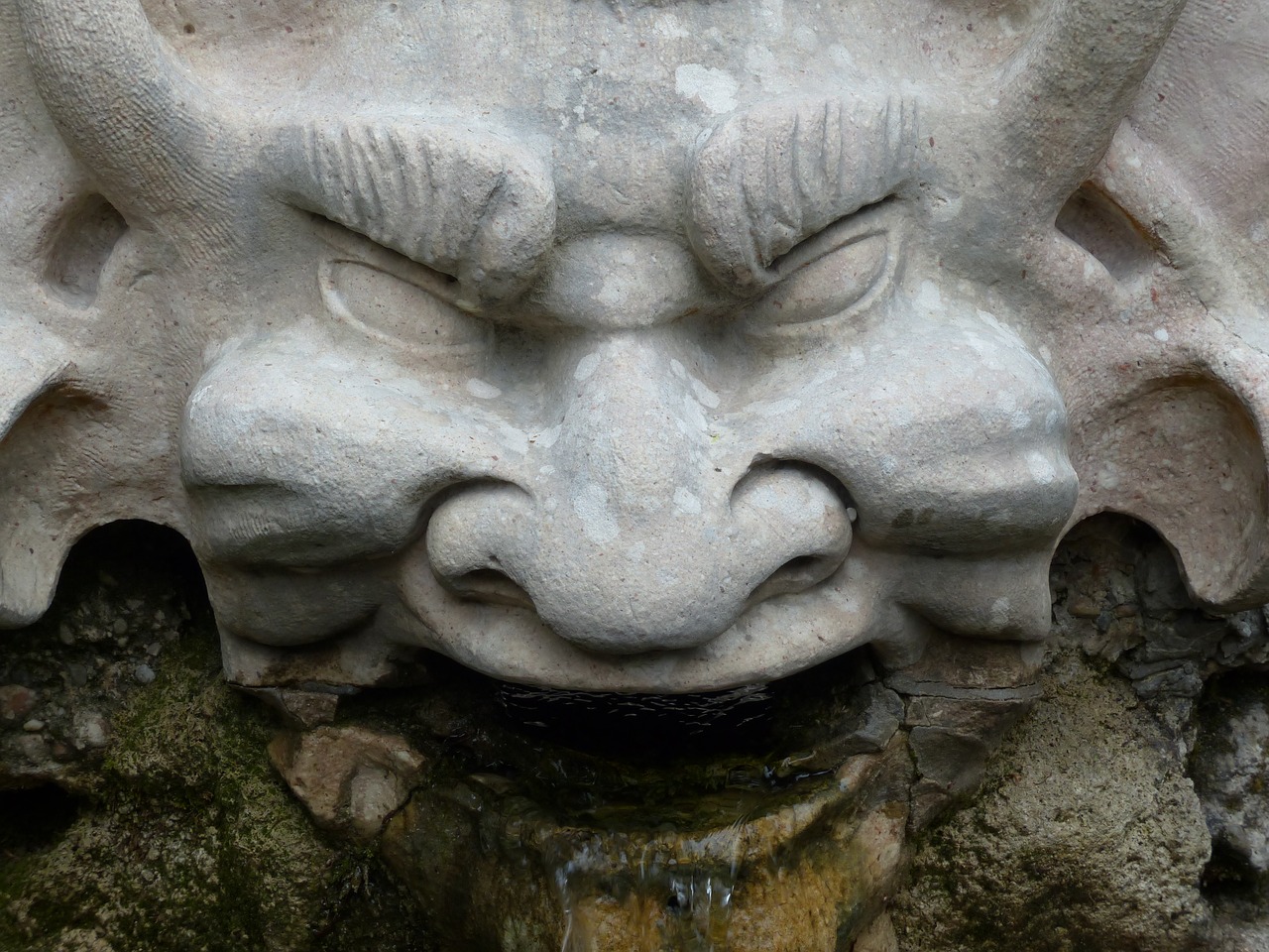 stone figure, devil, grim